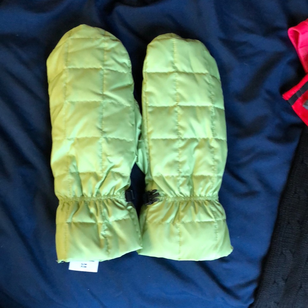 Green gloves